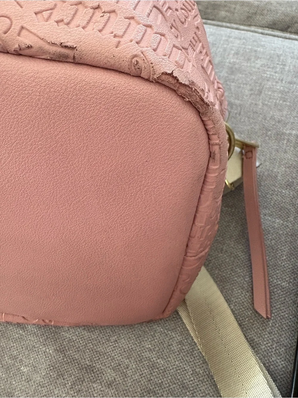 Juicy Couture Pink Embossed Logo Weekender / Duffle Bag 💕